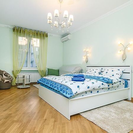 キエフAmazing Two Beds In The Klovskiy Spuskアパートメント エクステリア 写真