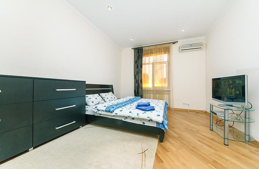 キエフAmazing Two Beds In The Klovskiy Spuskアパートメント エクステリア 写真