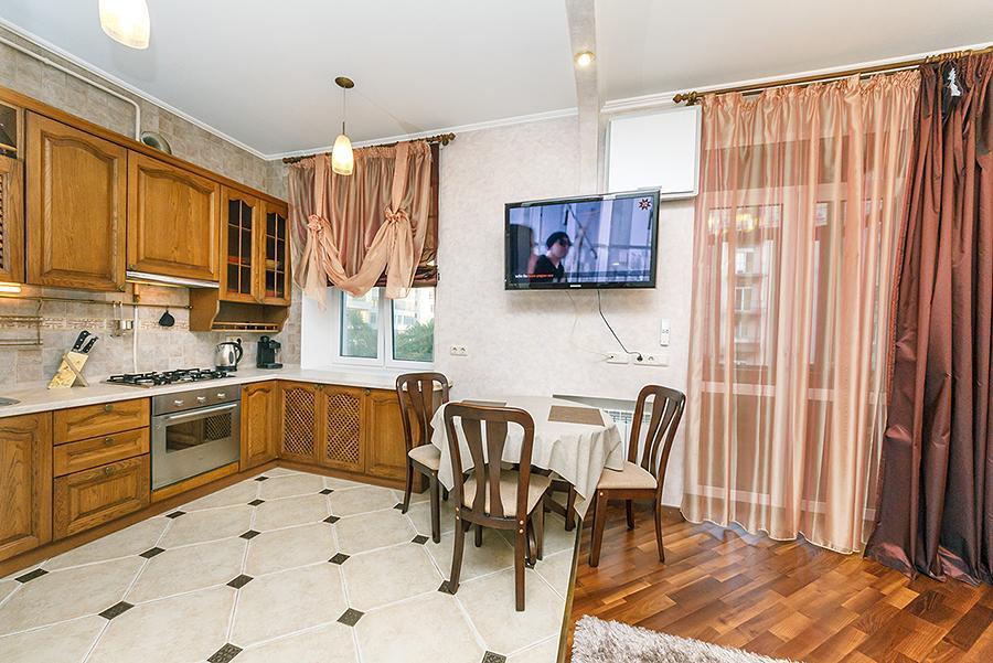 キエフAmazing Two Beds In The Klovskiy Spuskアパートメント エクステリア 写真