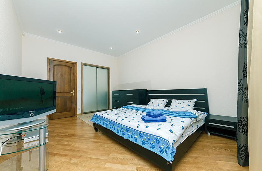 キエフAmazing Two Beds In The Klovskiy Spuskアパートメント エクステリア 写真