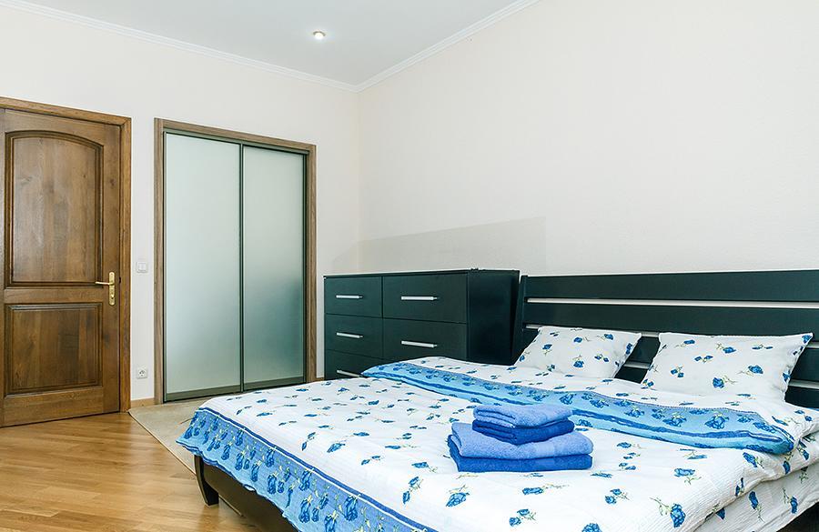 キエフAmazing Two Beds In The Klovskiy Spuskアパートメント エクステリア 写真