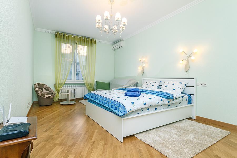 キエフAmazing Two Beds In The Klovskiy Spuskアパートメント エクステリア 写真