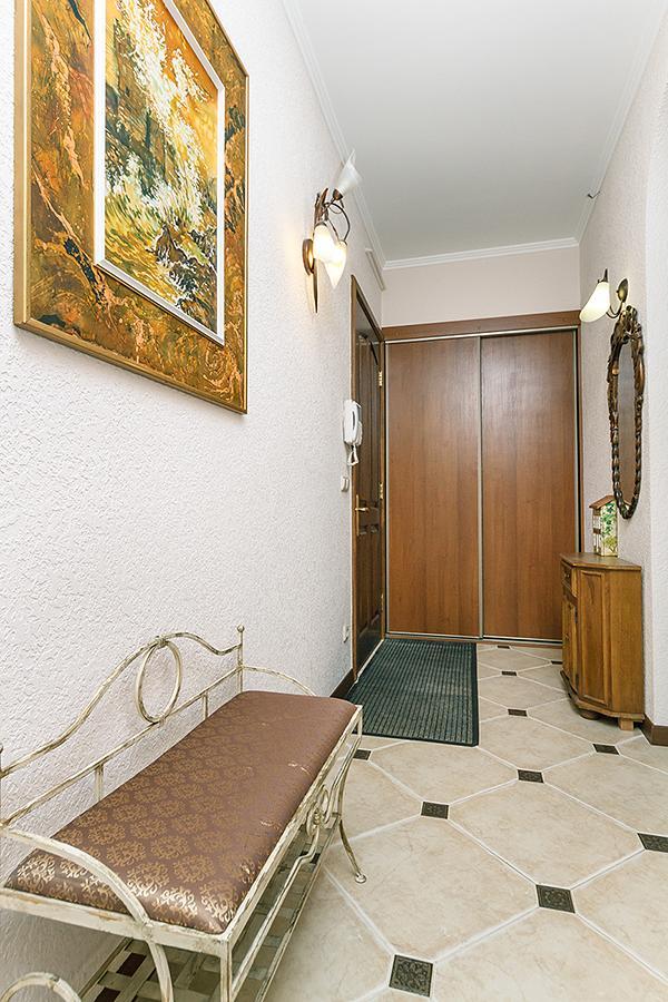 キエフAmazing Two Beds In The Klovskiy Spuskアパートメント エクステリア 写真